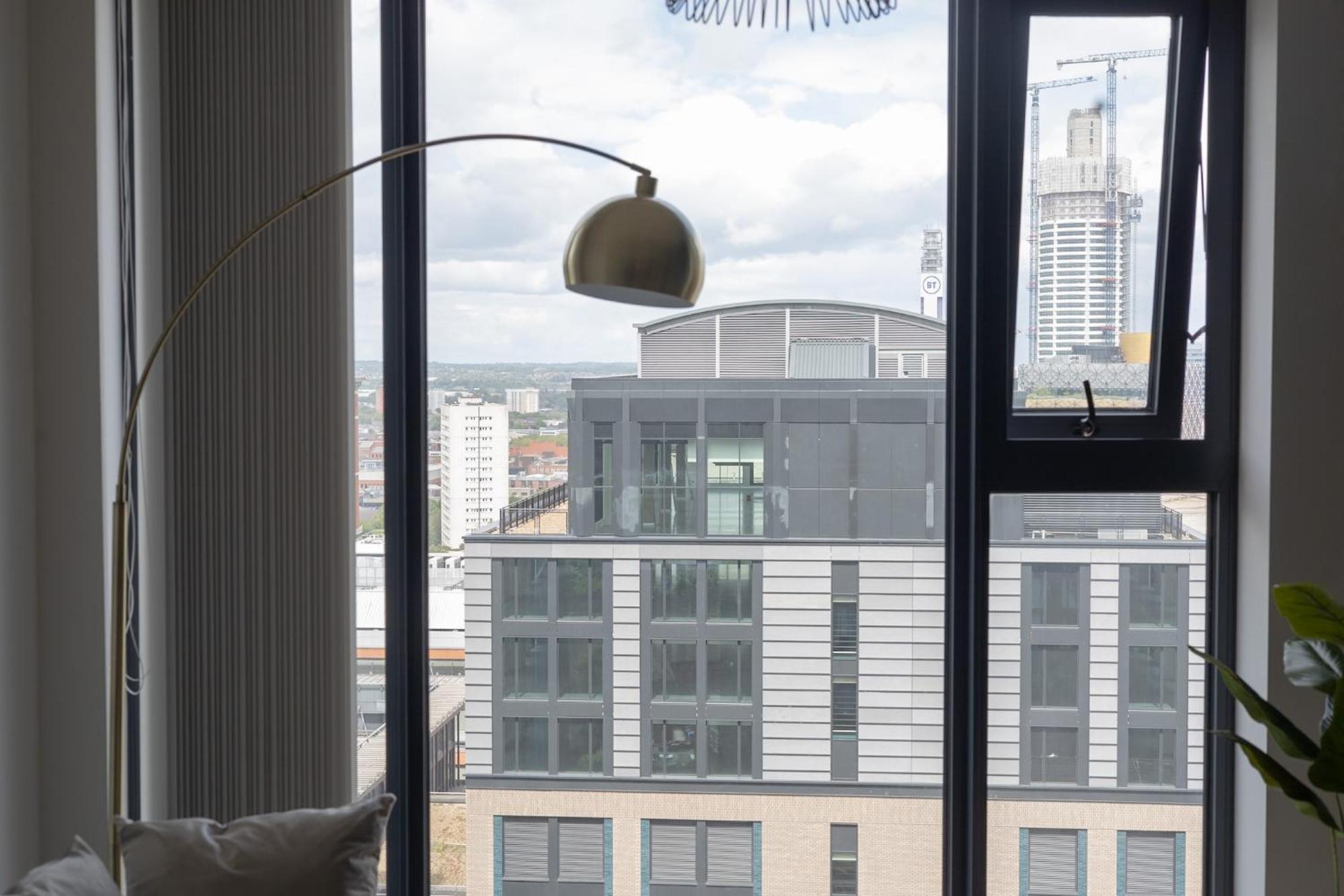 Apartment Centre Penthouse Skyline Views - Free Gym Netflix Ps4